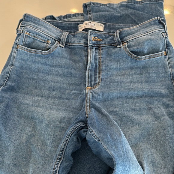 Hollister, Curvy Mid-rise Boot Jeans 8L - Picture 3 of 5
